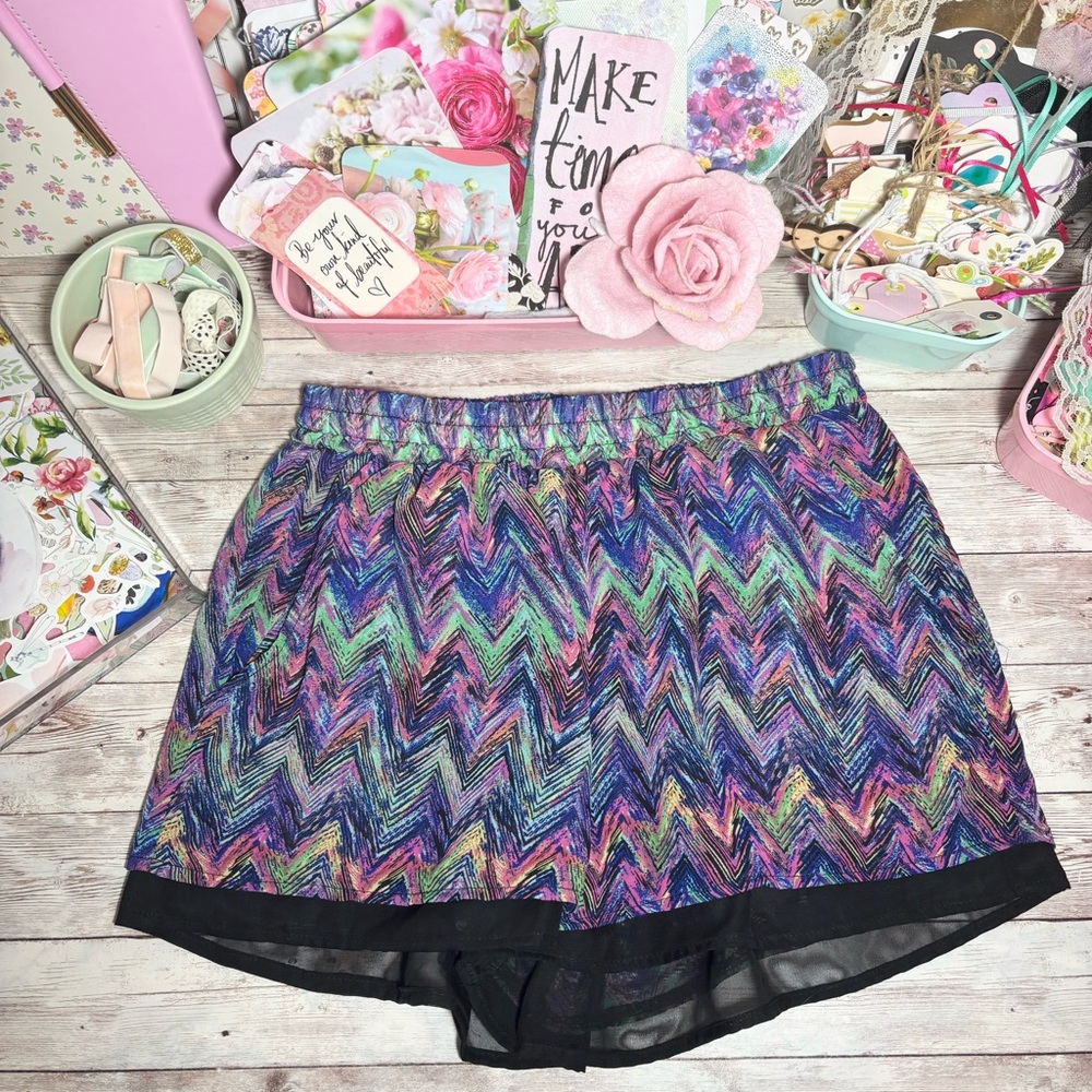 Living Doll Los Angeles Sheer Zig Zag Artsy Print Layered Shorts Women’s Small